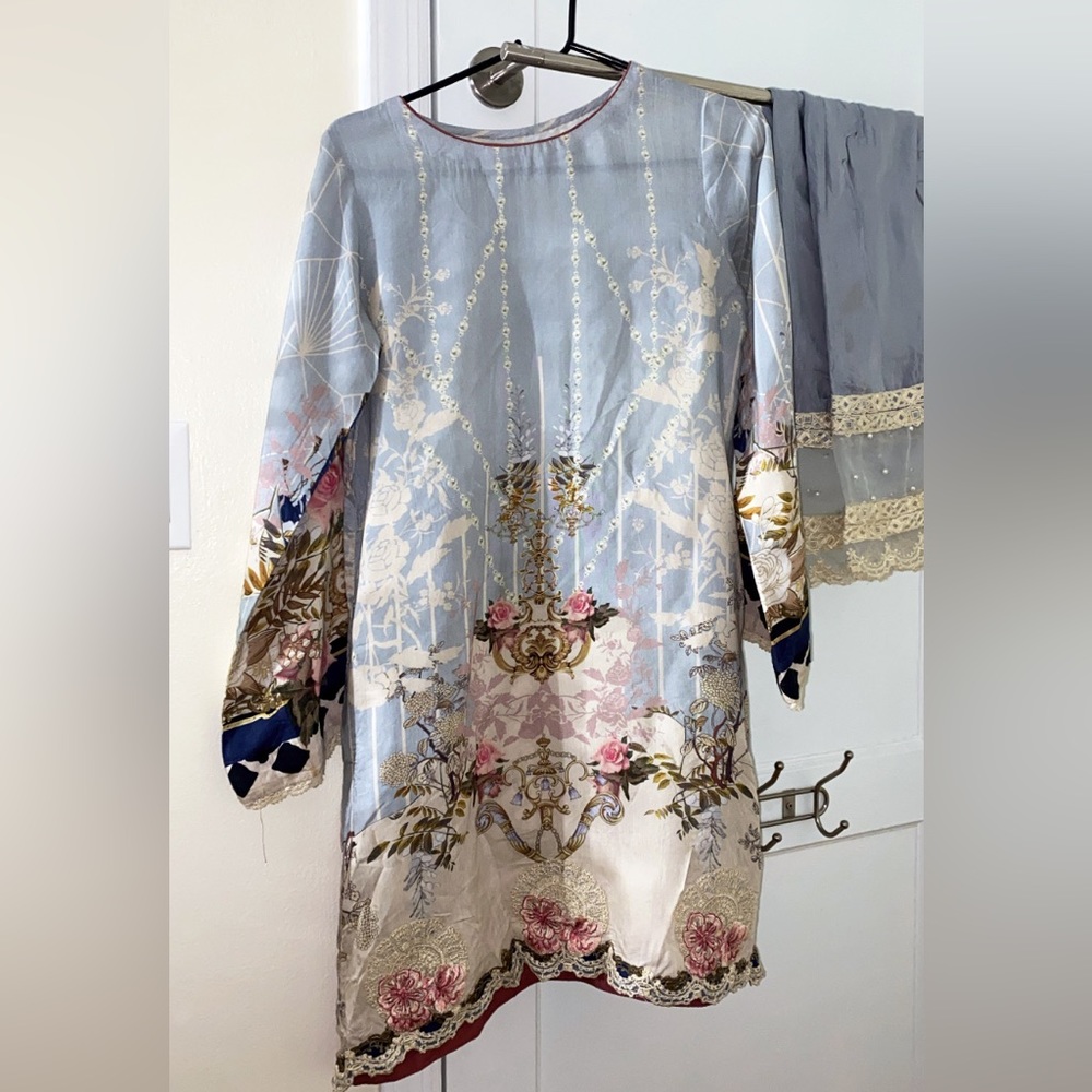Pakistani outfit